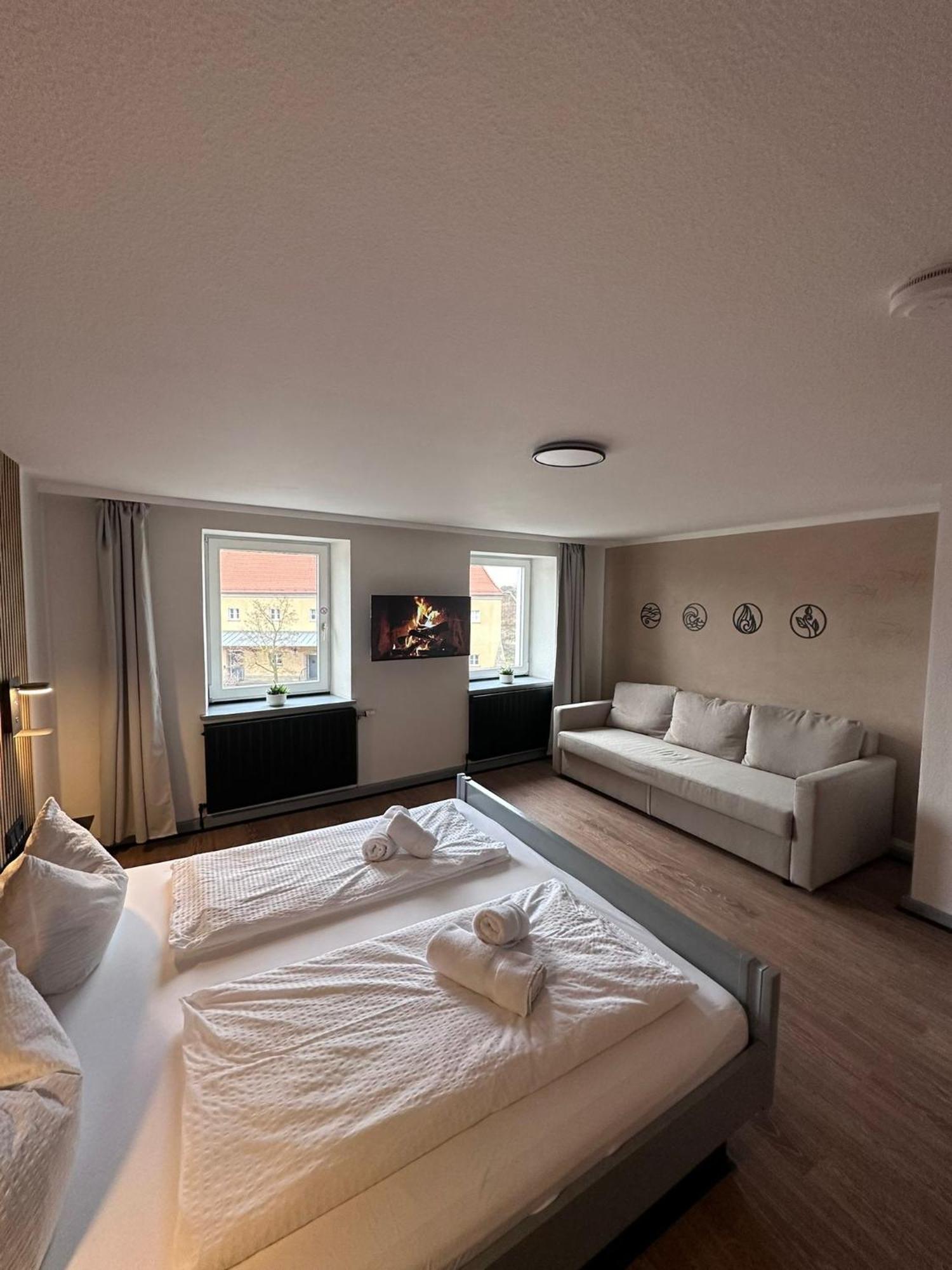Gasthof Zum Goldenen Schiff - Lehm, Stil & Altstadtflair Marktbreit Luaran gambar