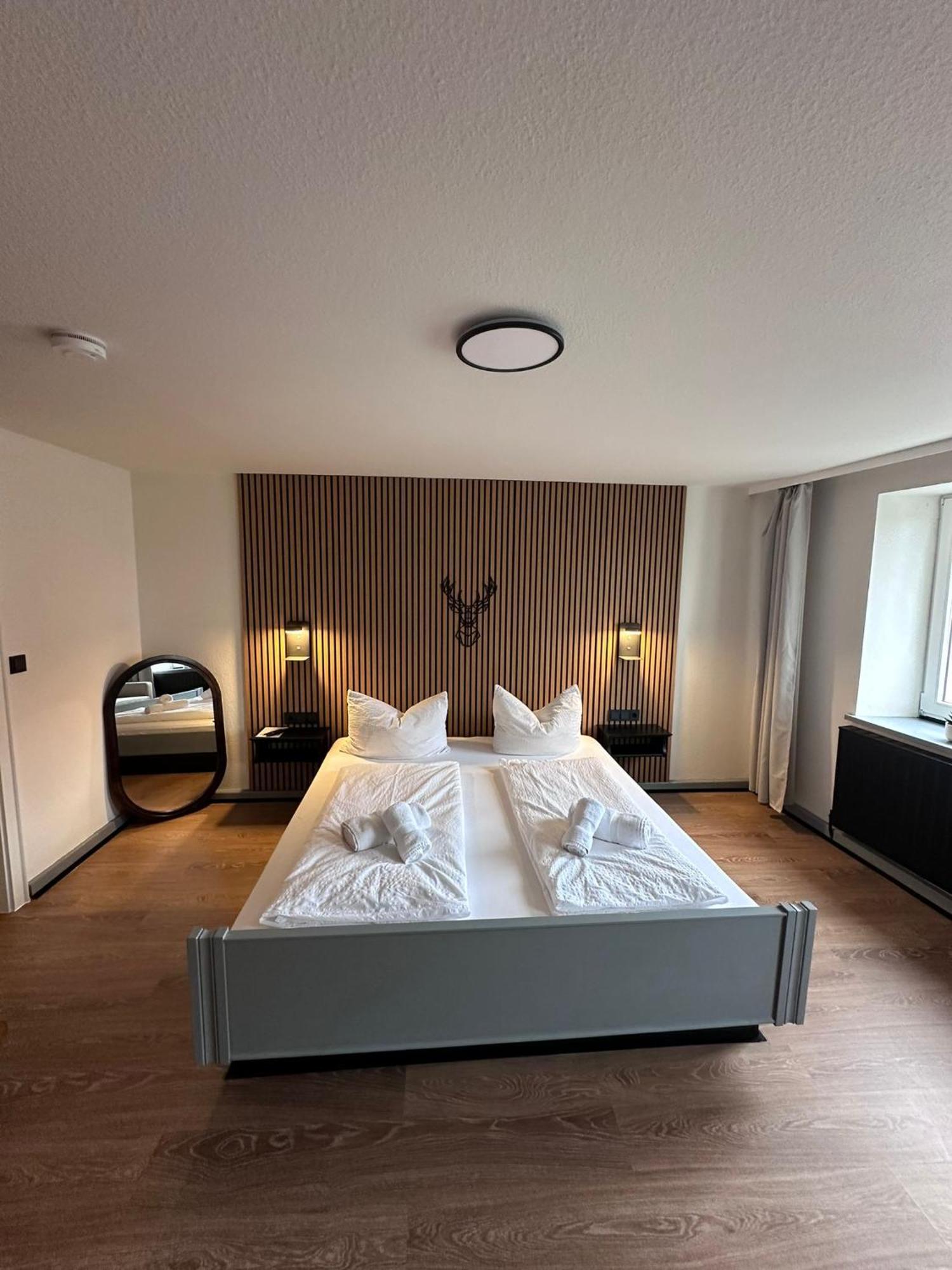 Gasthof Zum Goldenen Schiff - Lehm, Stil & Altstadtflair Marktbreit Luaran gambar