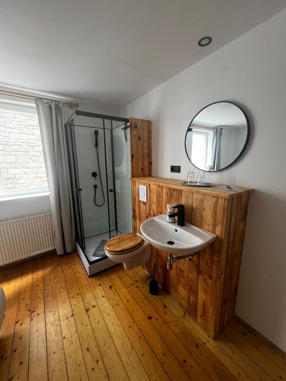 Gasthof Zum Goldenen Schiff - Lehm, Stil & Altstadtflair Marktbreit Luaran gambar