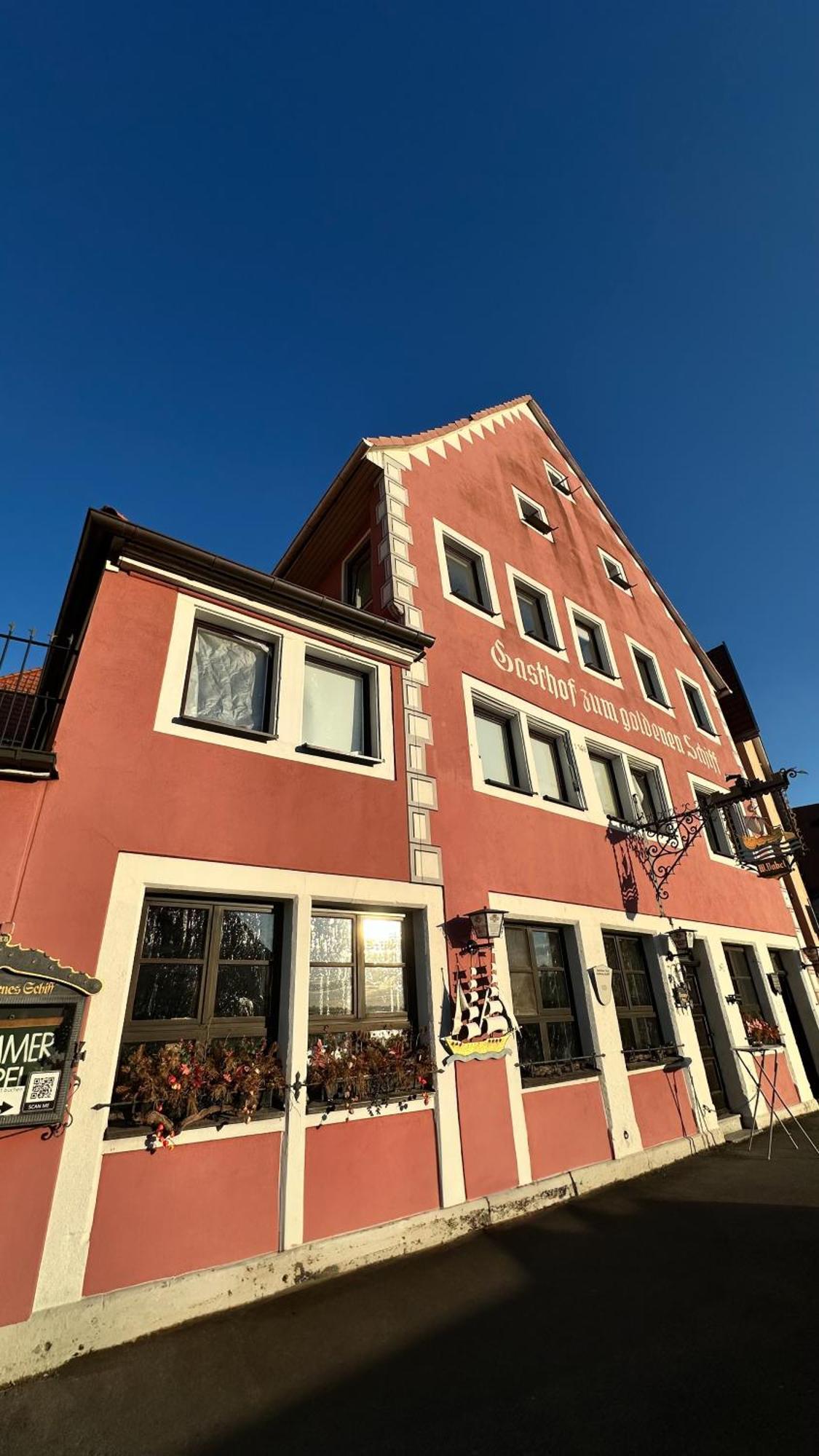 Gasthof Zum Goldenen Schiff - Lehm, Stil & Altstadtflair Marktbreit Luaran gambar
